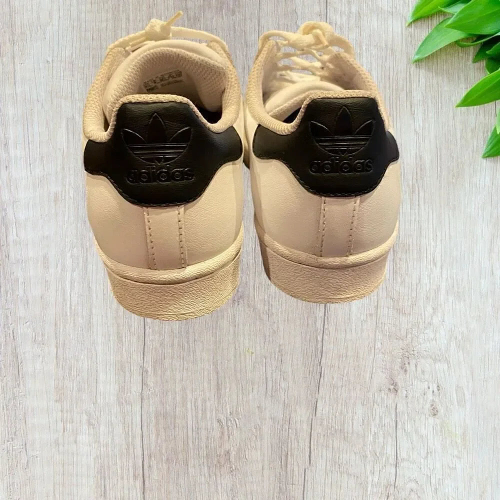 Adidas Shell Toe Super Star C kids size 4.5